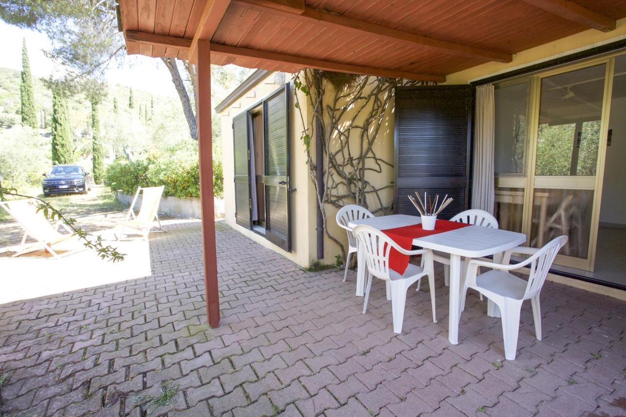 Villa Conti Residence Lacona Pokoj fotografie